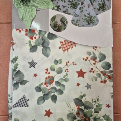 Toalha de Mesa Anti Nódoas Padrão Natal 12