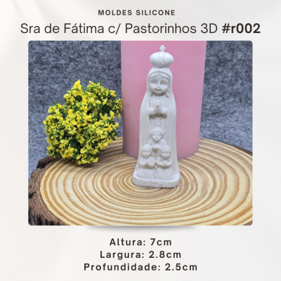 Senhora de Fátima a rezar 3D