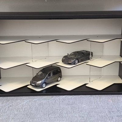 Expositor TITANIUM - Escala 1/18