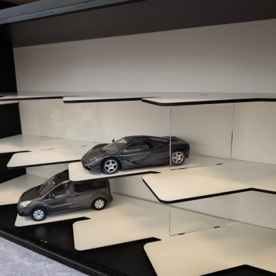 Expositor TITANIUM - Escala 1/18