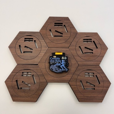 PRIME - Porta-Medalhas Modular Hexagonal