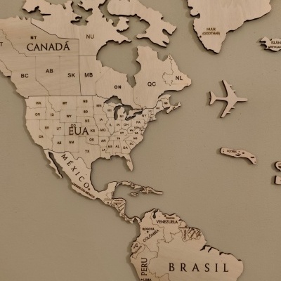 MapaMundo 2D - Cor natural - Países e capitais em português ou inglês