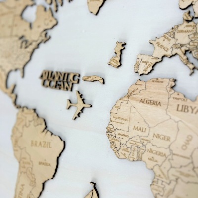 MapaMundo 2D - Cor natural - Países e capitais em português ou inglês