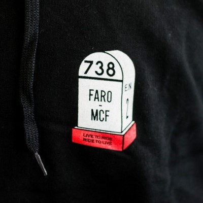 https://moto-clube-de-faro.lojasonlinectt.pt/product/sweatshirt-com-capuz-n2
