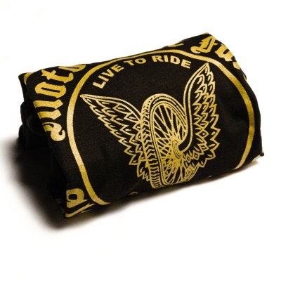 https://moto-clube-de-faro.lojasonlinectt.pt/product/t-shirt-oficial-simbolo-dourado-moto-clube-faro