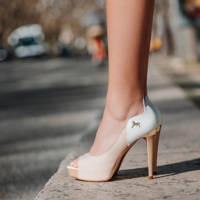 Sapato Alto Cavalinho Gold