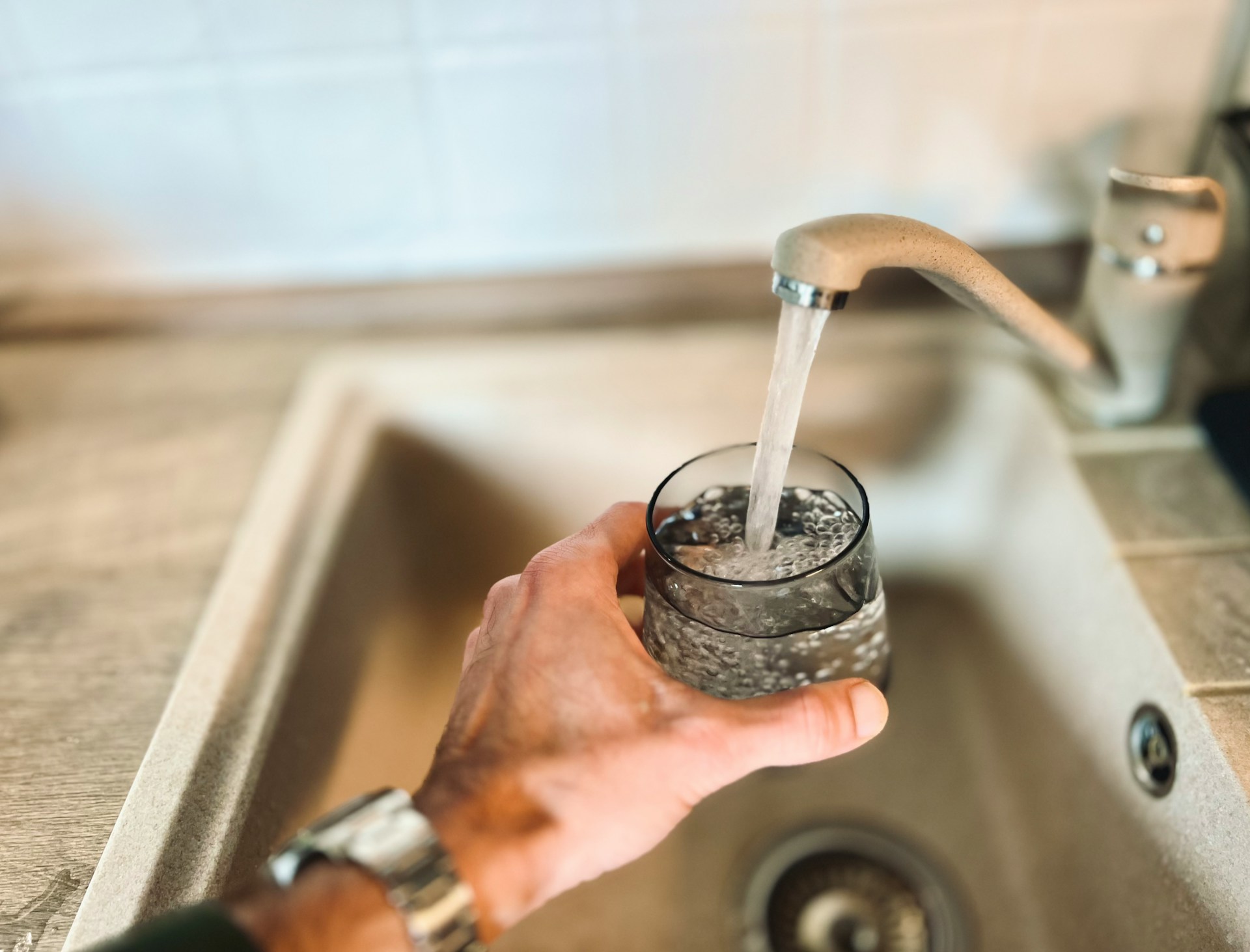 Dicas para Poupar Energia e Água