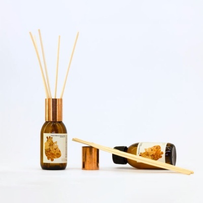 Óleos Aromáticos Naturais e Difusores de Varetas Óleos Aromáticos Naturais e Difusores de Varetas