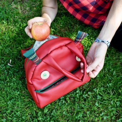 https://www.murta.eco/product/lancheira-termica-bolso-exterior-e-pegas-formato-divertido