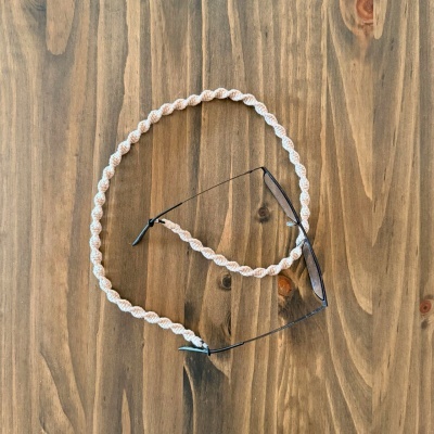 Fita para Óculos em Macramé Cor Neutra Fita para Óculos em Macramé Cor Neutra