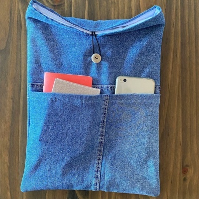 Bolsa para Tablet e Portátil em Tecido e Fecho Ajustável
