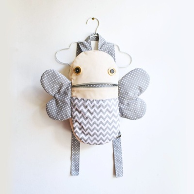 Mochila Artesanal Borboleta – Pré-escolar e Alças Ajustáveis Mochila Artesanal Borboleta – Pré-escolar e Alças Ajustáveis
