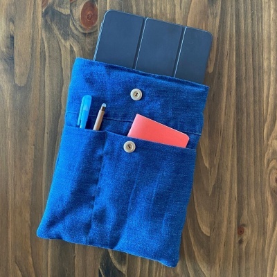 Bolsa para Tablet e Portátil em Tecido e Fecho Ajustável