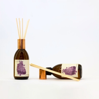 Óleos Aromáticos Naturais e Difusores de Varetas