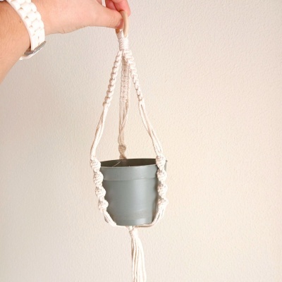 https://www.murta.eco/product/suportes-para-vasos-suspensos-em-macrame-dois-tamanhos