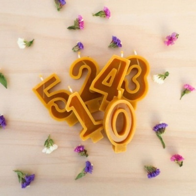 https://www.murta.eco/product/velas-de-aniversario-em-cera-de-abelha-numeros