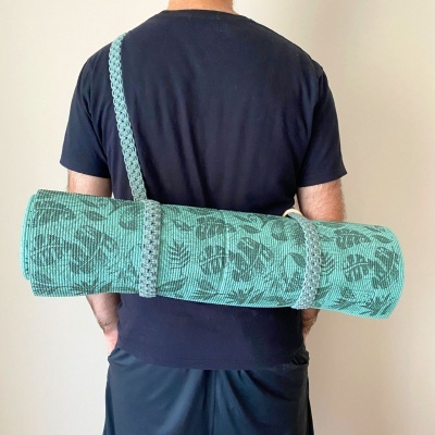 https://www.murta.eco/product/alca-em-macrame-para-tapete-de-ioga-toalha-ou-manta