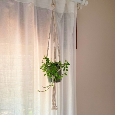 Suporte para Vasos Suspensos em Macramé Cor Neutra