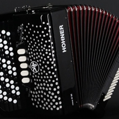 HOHNER ACORDEÃO NOVA III 96BK