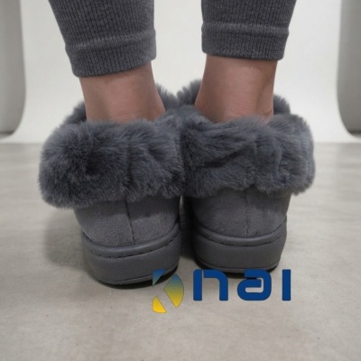 Pantufa Camurça e Pelúcia
