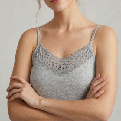 Top Alça Fina Renda Decote
