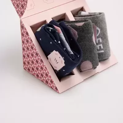 Meia Senhora Caixa 3 pares desenho Ysabel Mora12971