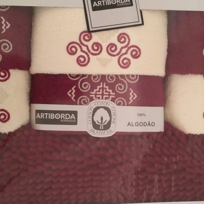 JOGO TOALHAS FELPO C/ TAPETE BANHO ELEGANCE 360 Grs M2 (6 Pcs), REF 1