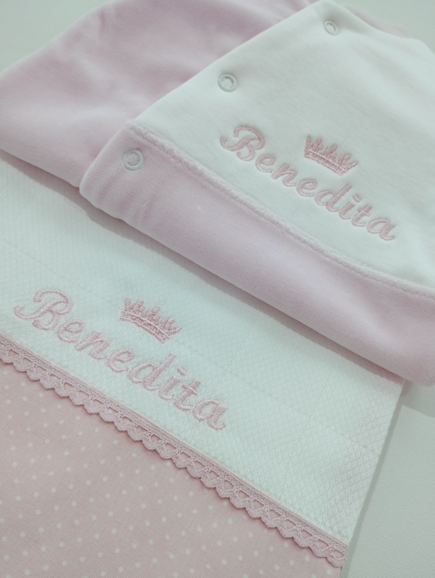 Conjunto Primeira Roupinha Personalizado Rosa Bebé Conjunto Primeira Roupinha Personalizado Rosa Bebé