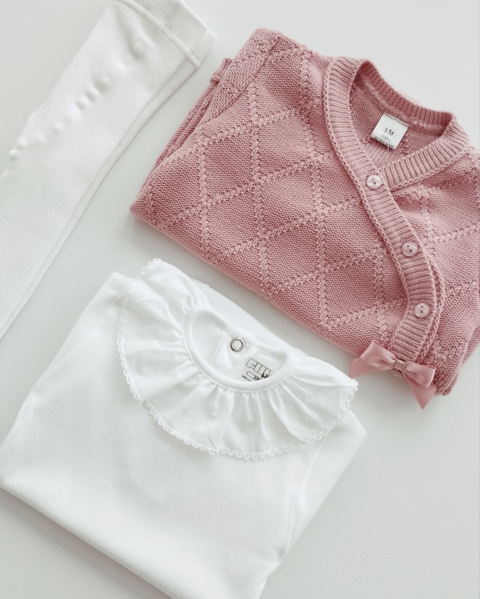 Conjunto de 3 Peças para Bebé – Fofo Rosa Velho, Body e Collant Conjunto de 3 Peças para Bebé – Fofo Rosa Velho, Body e Collant