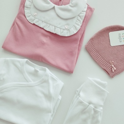 https://www.nicolalopes.pt/product/conjunto-para-bebe-rosa-velho-2