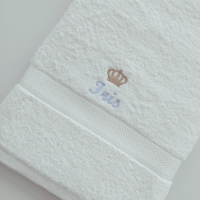 https://www.nicolalopes.pt/product/toalha-personalizada-coroa