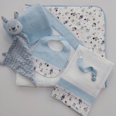 https://www.nicolalopes.pt/product/conjunto-bebe-completo-personalizado-azul