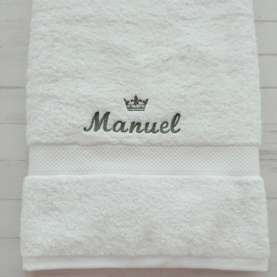 https://www.nicolalopes.pt/product/toalha-personalizada-coroa-2