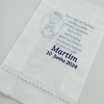 https://www.nicolalopes.pt/product/toalha-de-batismo-em-linho-personalizada