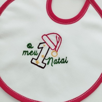 Babete vermelho "O Meu Primeiro Natal" Babete vermelho "O Meu Primeiro Natal"