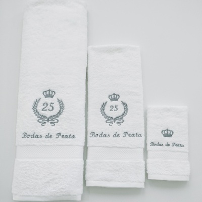 https://www.nicolalopes.pt/product/conjunto-bordado-bodas-de-prata https://www.nicolalopes.pt/product/conjunto-bordado-bodas-de-prata