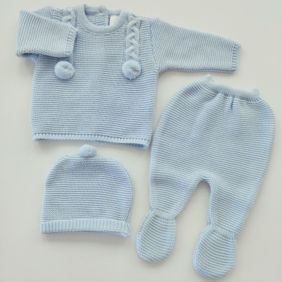 https://www.nicolalopes.pt/product/conjunto-em-malha-para-bebe-azul-bebe