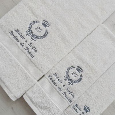 Conjunto Bordado Bodas de Prata Personalizado com Nomes Próprios Conjunto Bordado Bodas de Prata Personalizado com Nomes Próprios