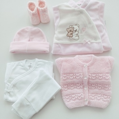 https://www.nicolalopes.pt/product/conjunto-para-bebe-rosa-bebe-6