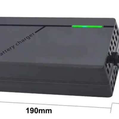 Carregador lifepo4  para bateria de fosfato de ferro-lítio 10A