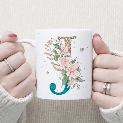 Caneca Alfabeto Floral Glitter