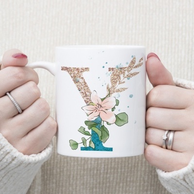 Caneca Alfabeto Floral Glitter