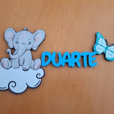 Pendurante Elefante e Borboleta Personalizado