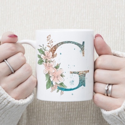 Caneca Alfabeto Floral Glitter