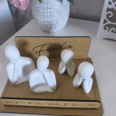 Conjunto de Decoração Família em Pó Cerâmico e MDF