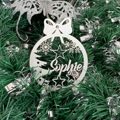 Bola de Natal Personalizada com Nome - Laco, Flocos de Neve e Estrelas