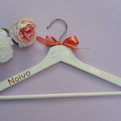 Cabide Madeira Personalizado Casamento - 3 cores à escolha