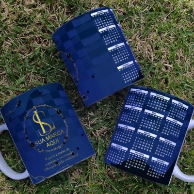 Caneca Calendário 2026 Corporativo