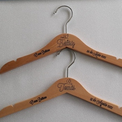 Cabide Madeira personalizado para Batizado