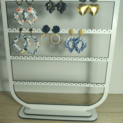 Expositores Porta Brinco em forma de U